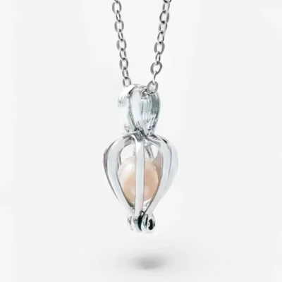 pearl-necklace-pearl-oyster-