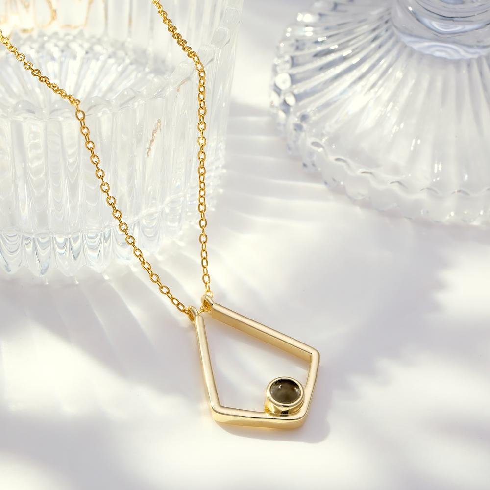 photo-projection-necklace
